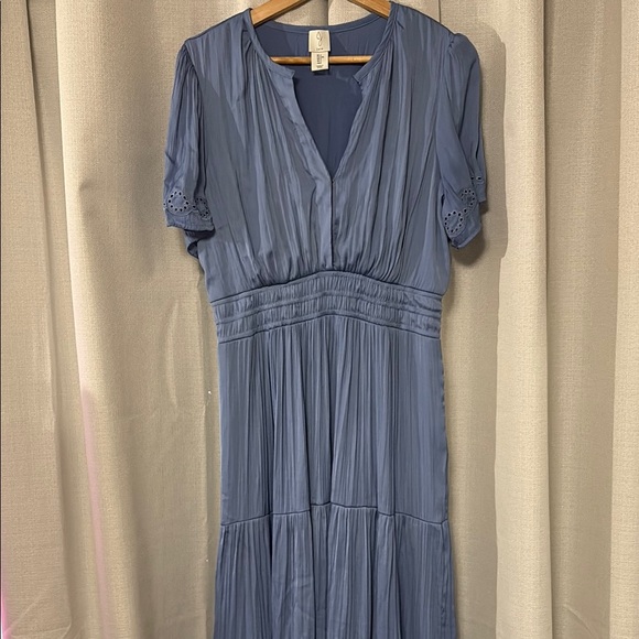 Elegant Blue Midi Dress - Picture 1 of 2